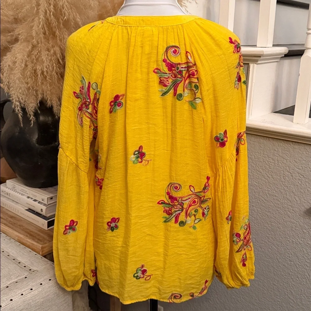 Anthropologie Fig & Flower Yellow Embroidered Floral Long Sleeve Top Size Medium - Picture 5 of 7